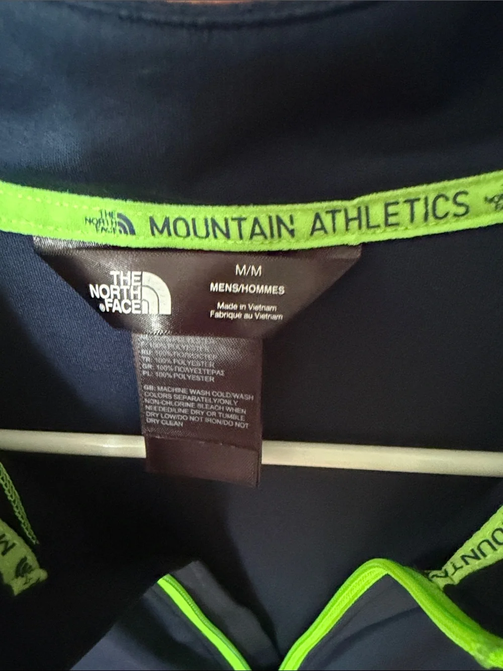 Men’s The North Face navy neon green full zip mountain athletic training jacket